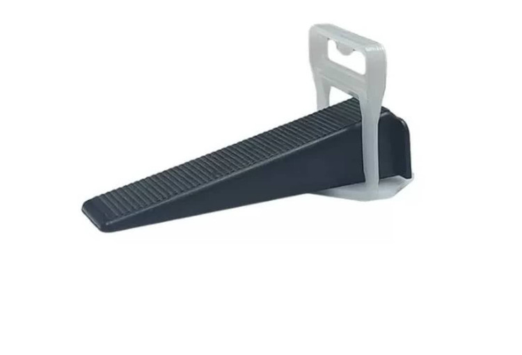 همتراز کاشی و سرامیک